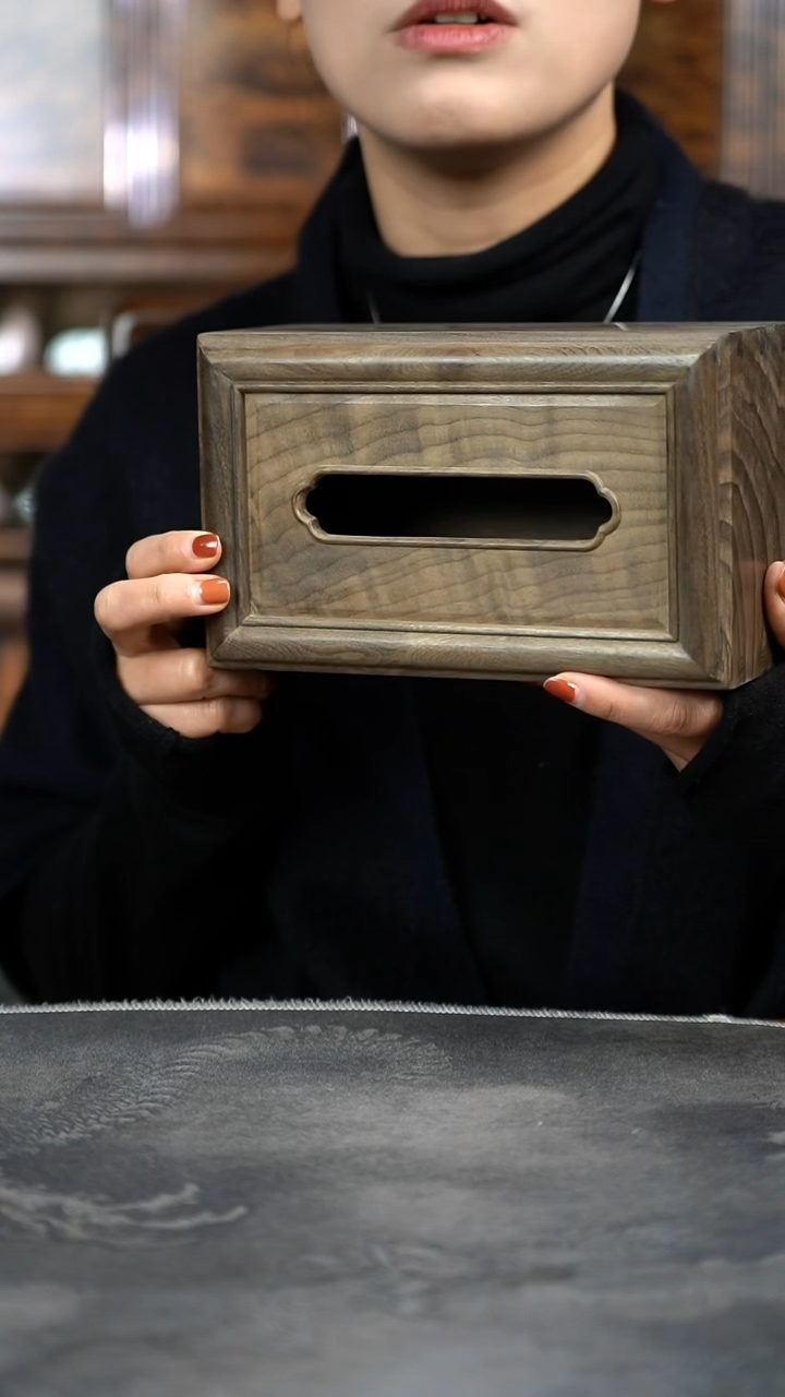 【闪购商品】金丝楠木艺满花精工纸巾盒984