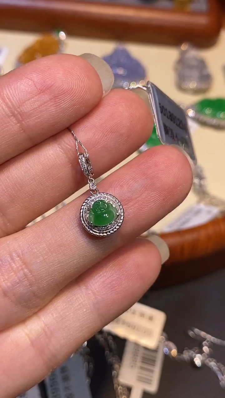 【闪购商品】翡翠吊坠(不含链)18K金镶嵌吊坠