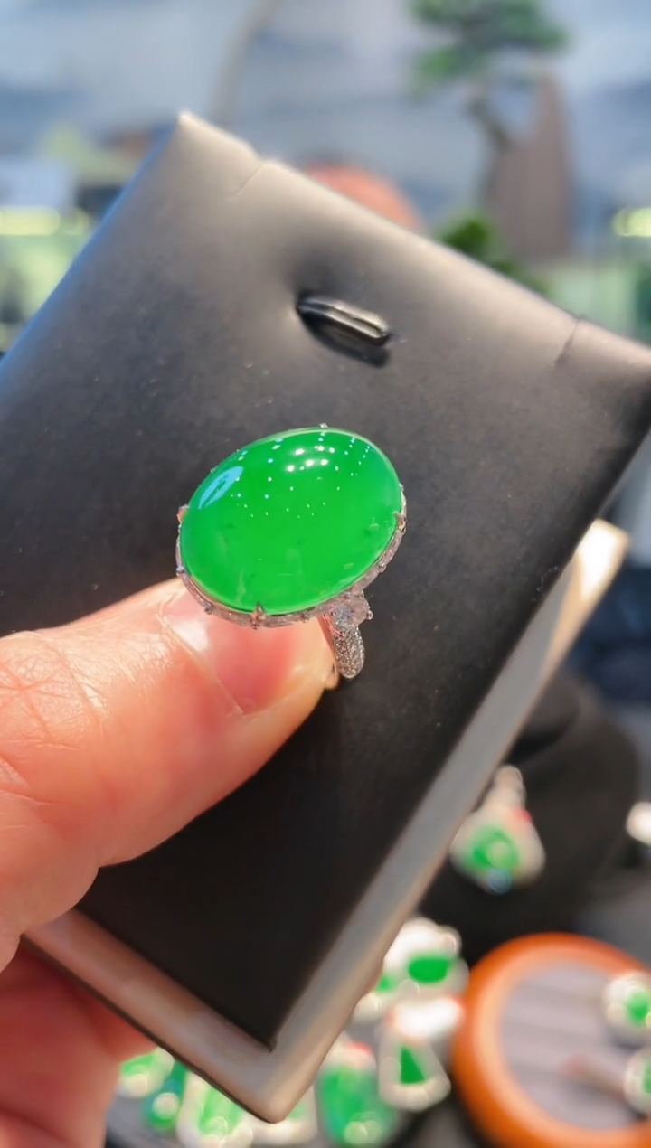 【闪购商品】翡翠颈饰18K金镶嵌A86戒指