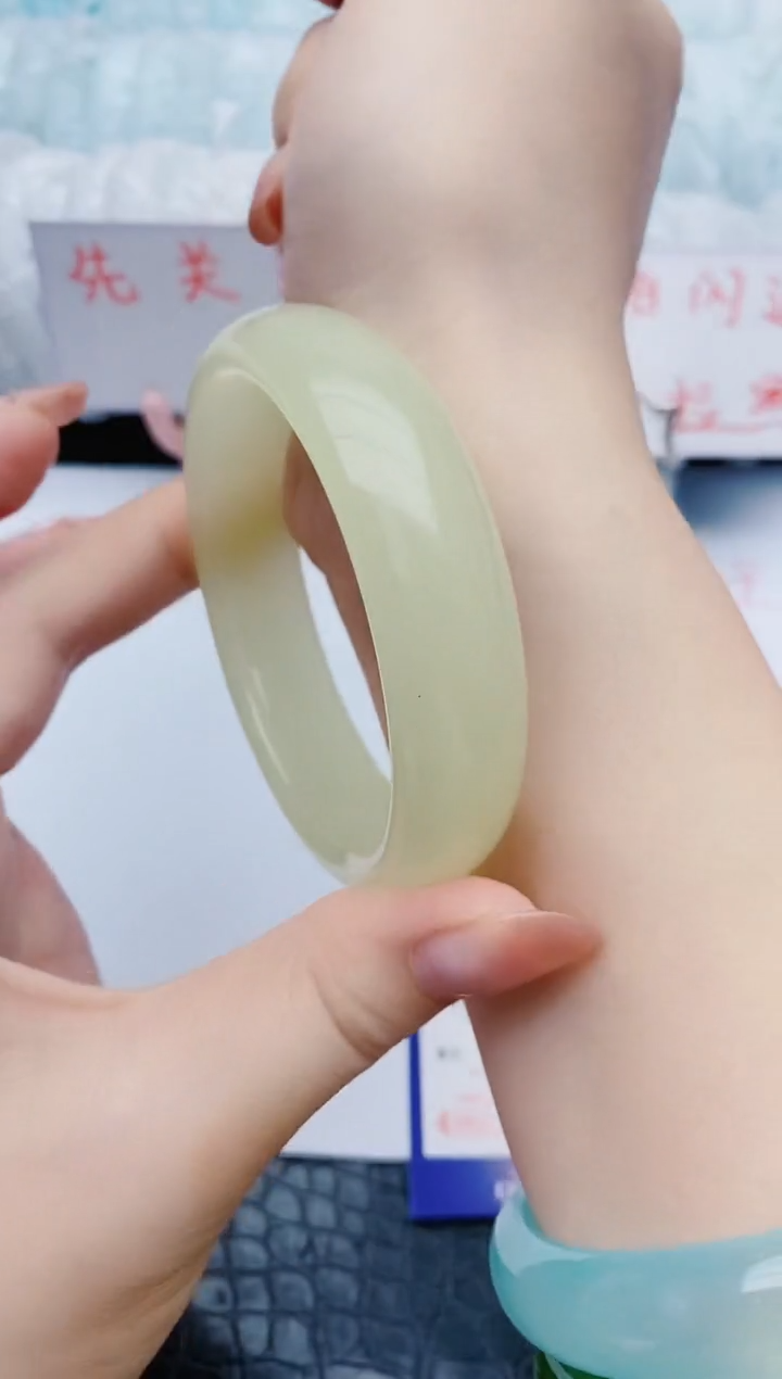 石英质玉手镯未镶嵌y24+59-60