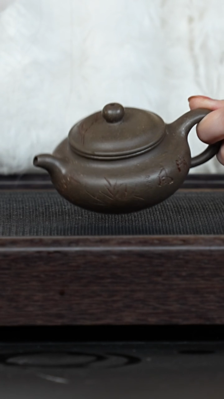 【闪购商品】紫砂茶壶蟹壳青刻绘小仿古