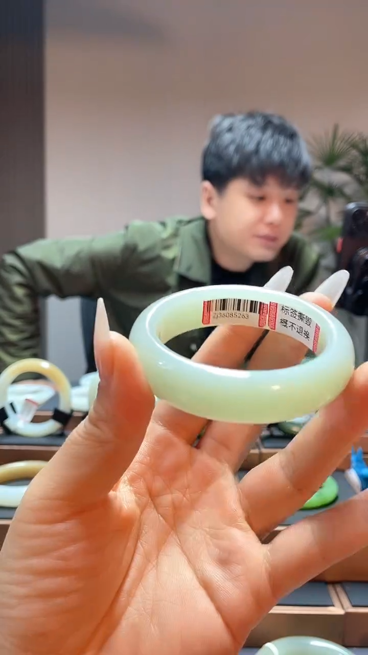 【闪购商品】和田玉手镯未镶嵌54且末蓝36085263