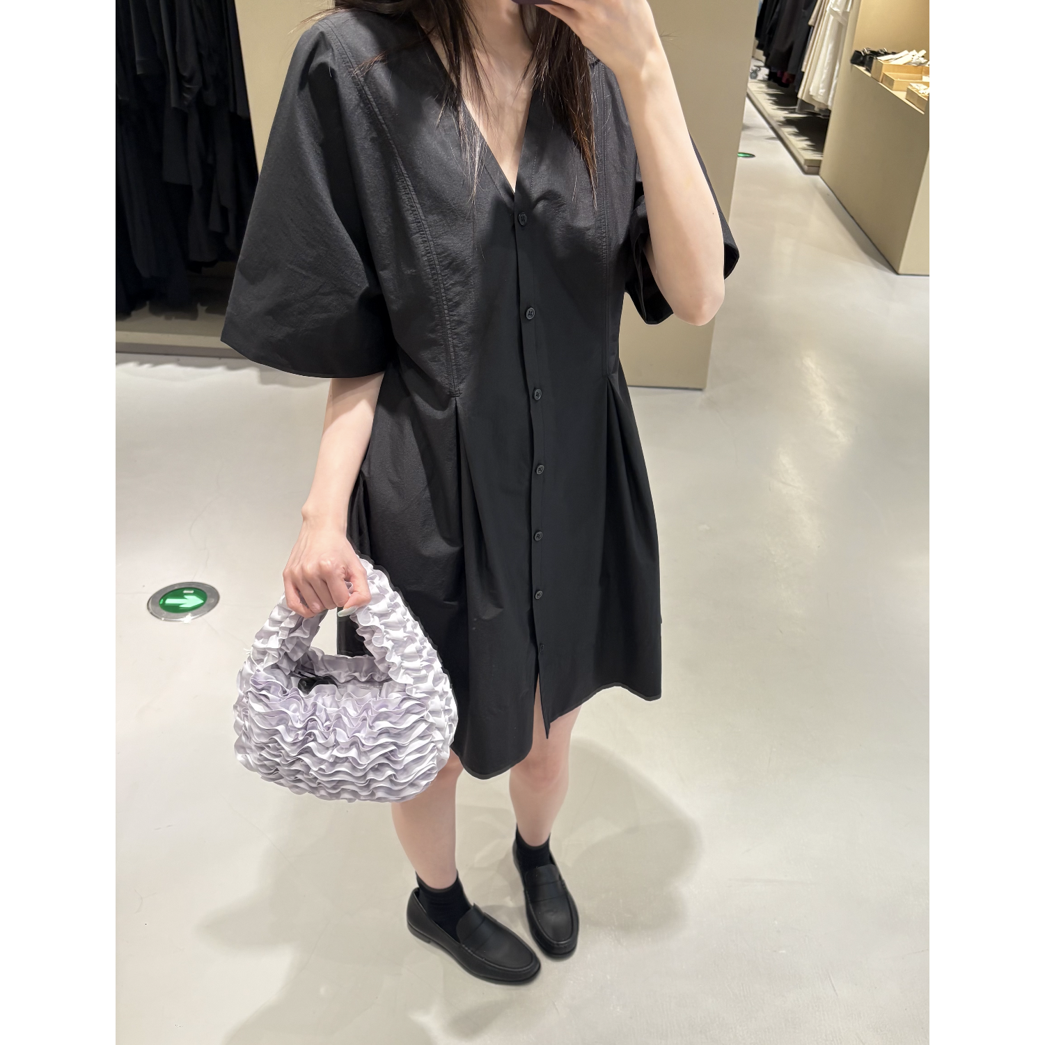 极简宽松V领连衣裙2025年夏季新款通勤显瘦短袖短裙9664