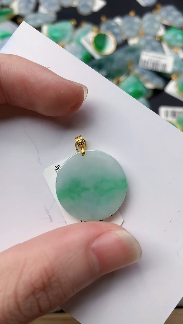 【闪购商品】翡翠颈饰18K金镶嵌75..........