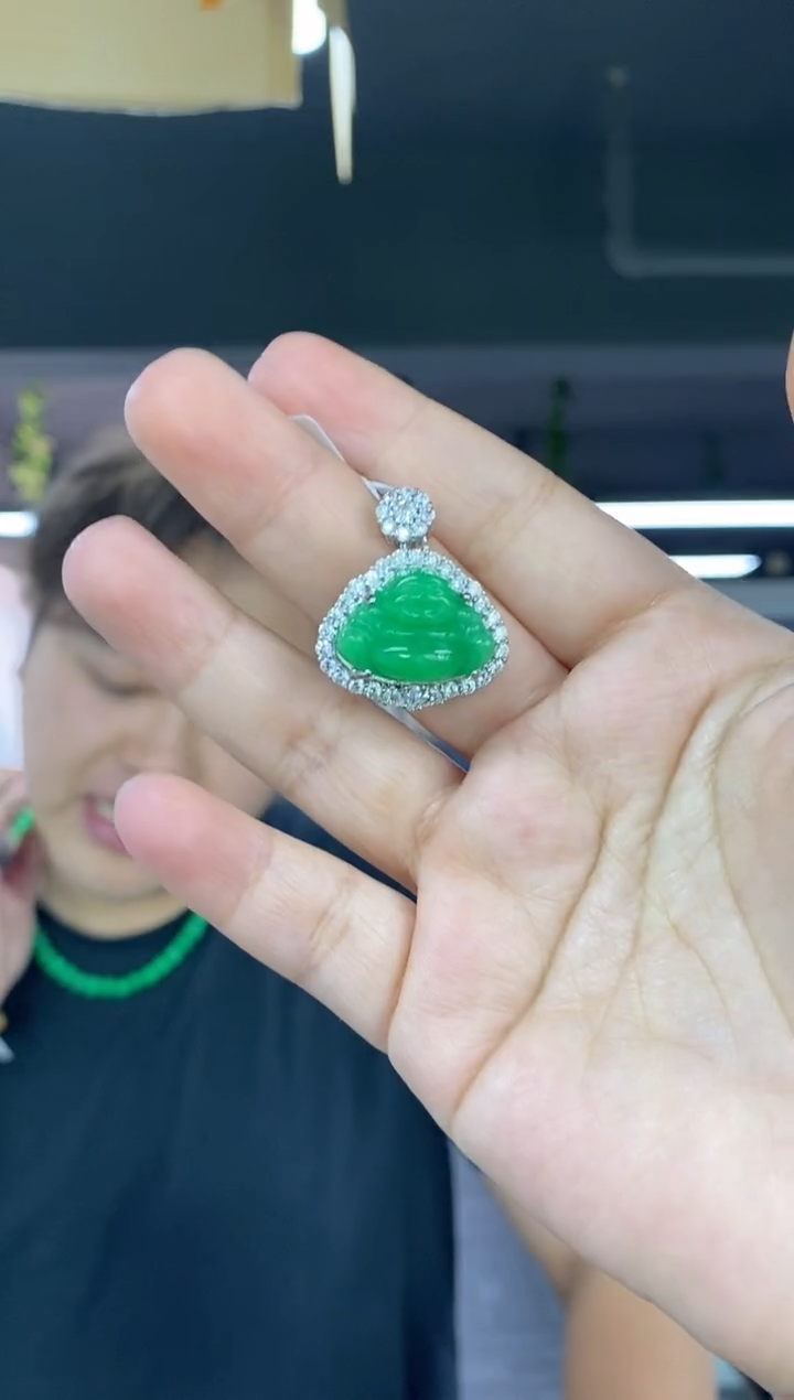 颈饰未镶嵌翡翠多样性发其一颜色微差