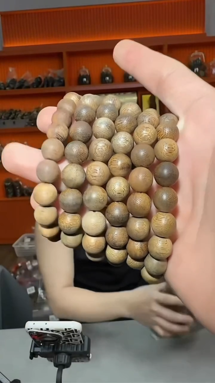 沉香手串28号柬埔寨绿底1.1多样性发一