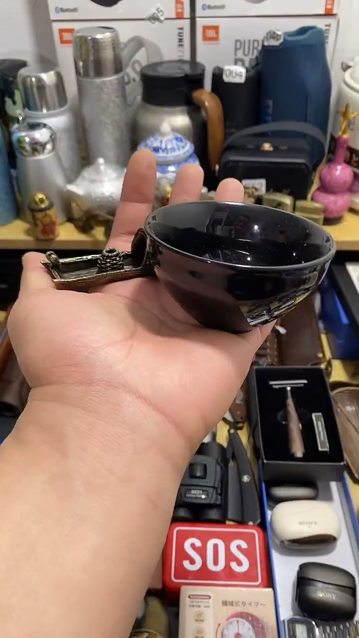 手工艺品琉璃梅**?闪购商品如图所示