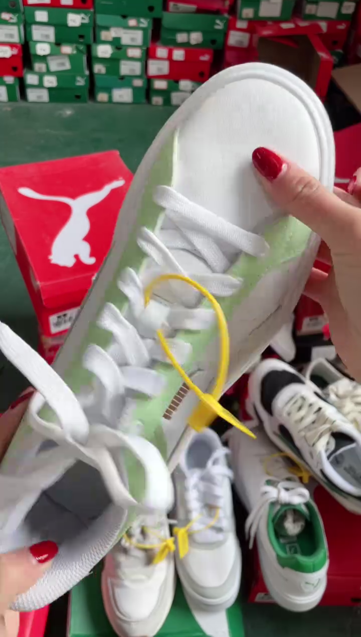  彪马时尚休闲运动鞋42M  ZZ7