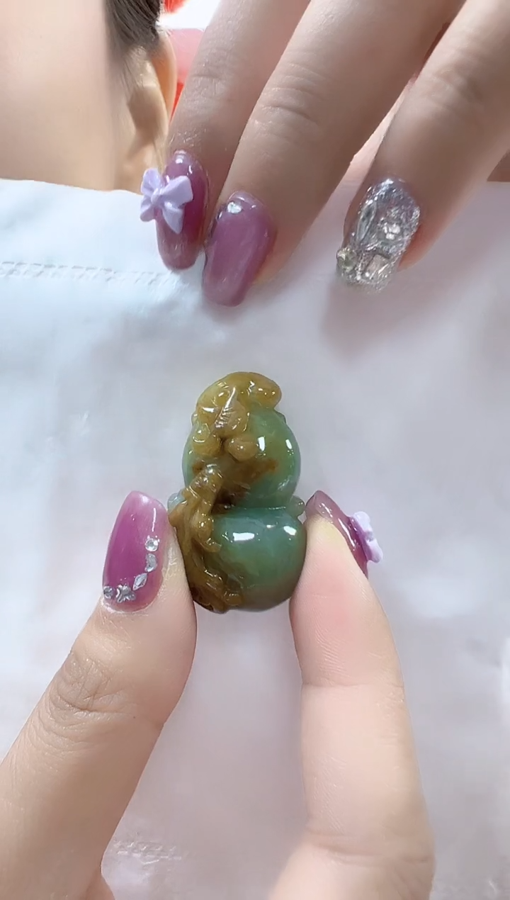 翡翠未镶嵌颈饰孤品葫芦高38宽23厚11