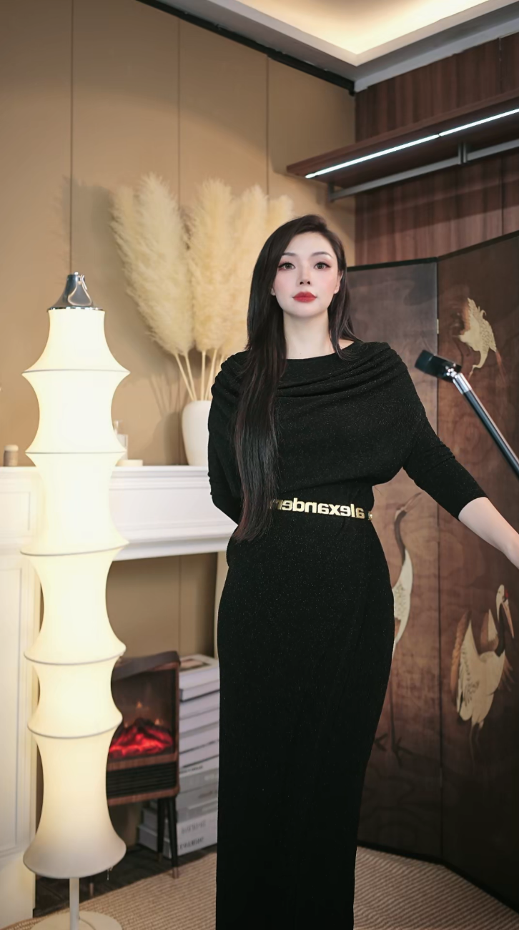 YUN 新款简约气质轻奢显瘦法式设计师连衣裙子长袖