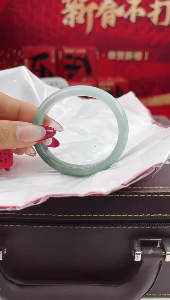 【闪购商品】翡翠手镯（贵妃镯）未镶嵌9翡翠手镯