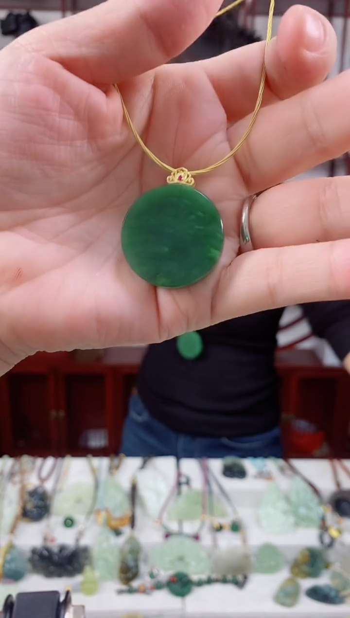 颈饰未镶嵌和田玉1