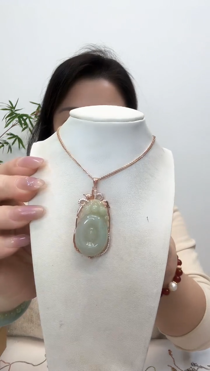 【闪购商品】翡翠吊坠(赠链)银S925镶嵌福贝玫瑰边