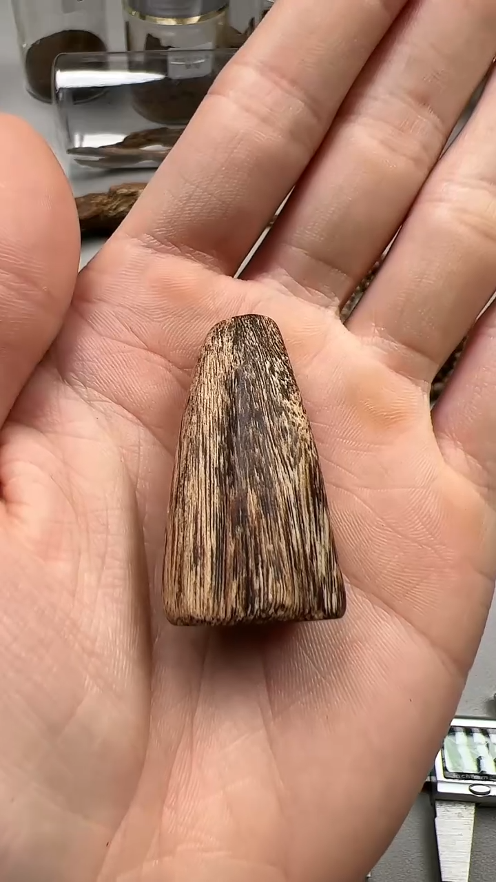 【闪购商品】沉香手把件马泥涝九分沉8.5g