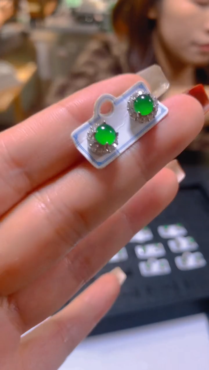 未镶嵌翡翠耳饰多样性发一