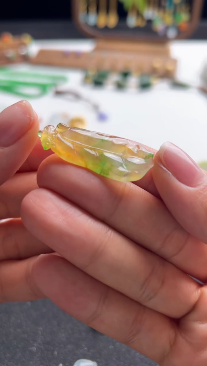 【闪购商品】定制翡翠未镶嵌23000+1150黄加绿叶子145sm