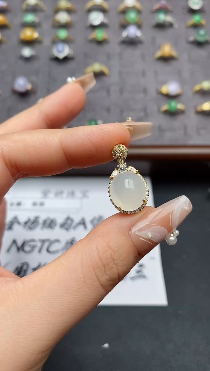 翡翠银S925镶嵌颈饰..........