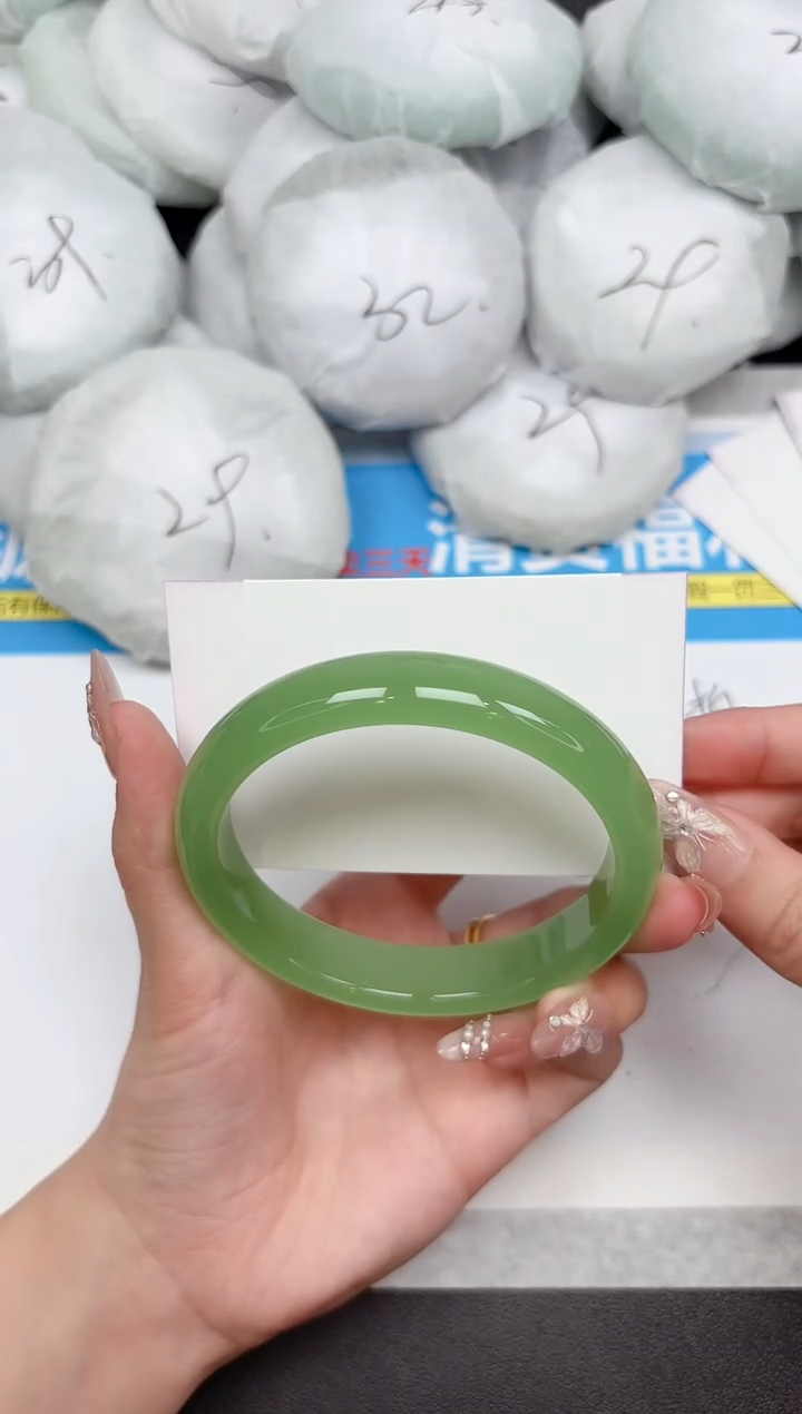 未镶嵌手镯石英质玉279-65.4