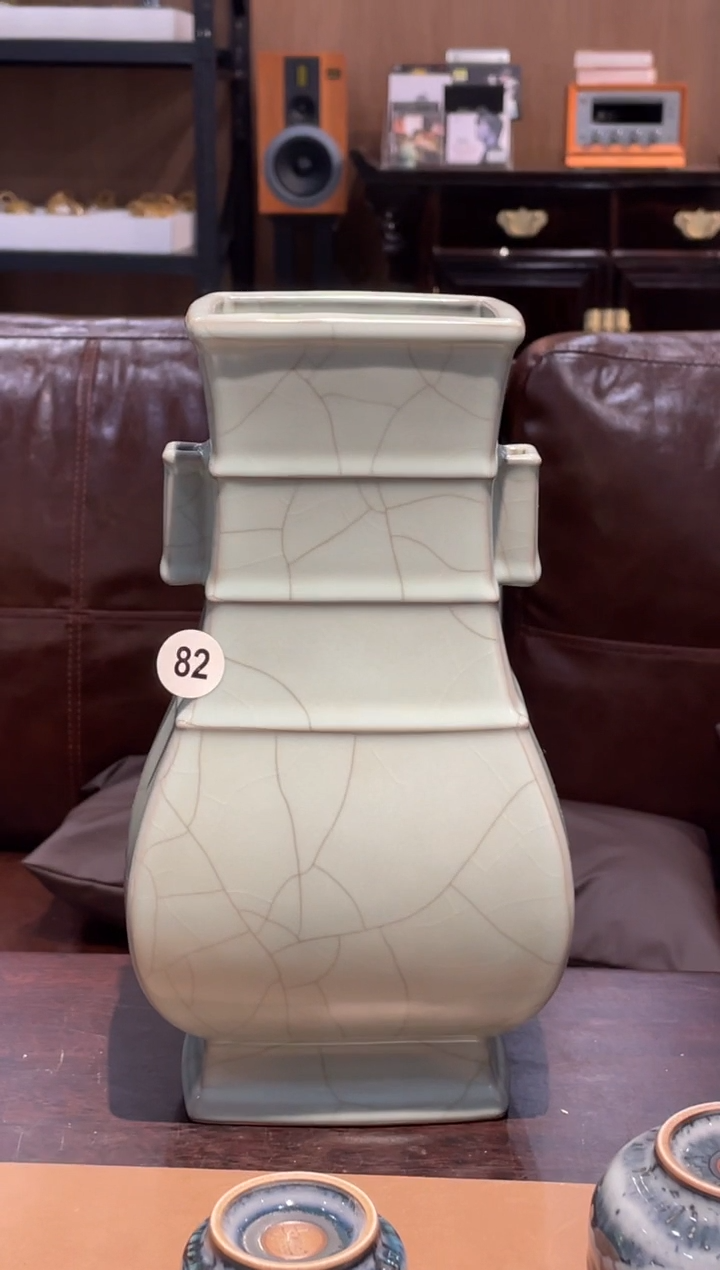 82窑承青瓷官釉四方贯耳瓶