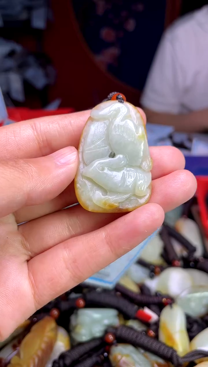 和田玉未镶嵌颈饰1