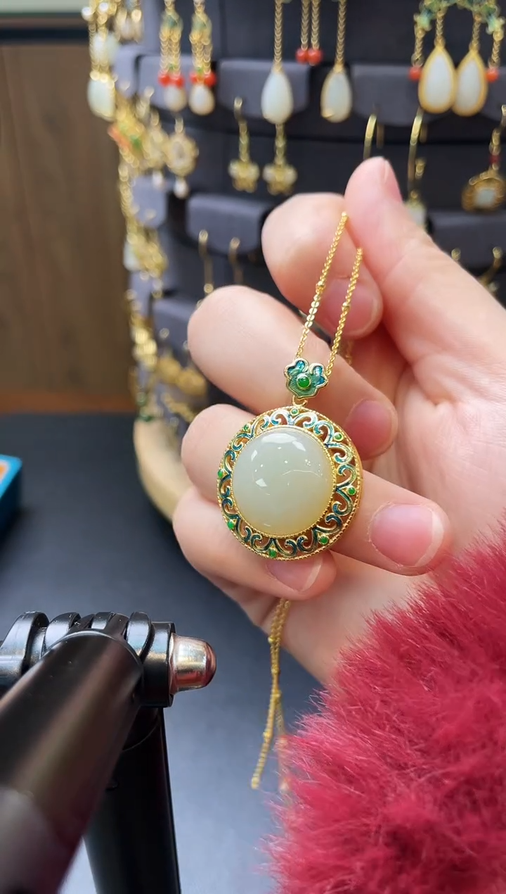 【闪购商品】和田玉颈饰银S925镀金镶嵌蛋面吊坠