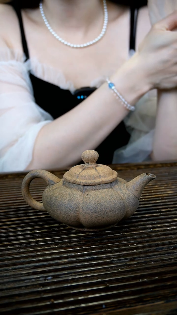 原矿老岩泥 黄泥段 翘嘴南瓜壶