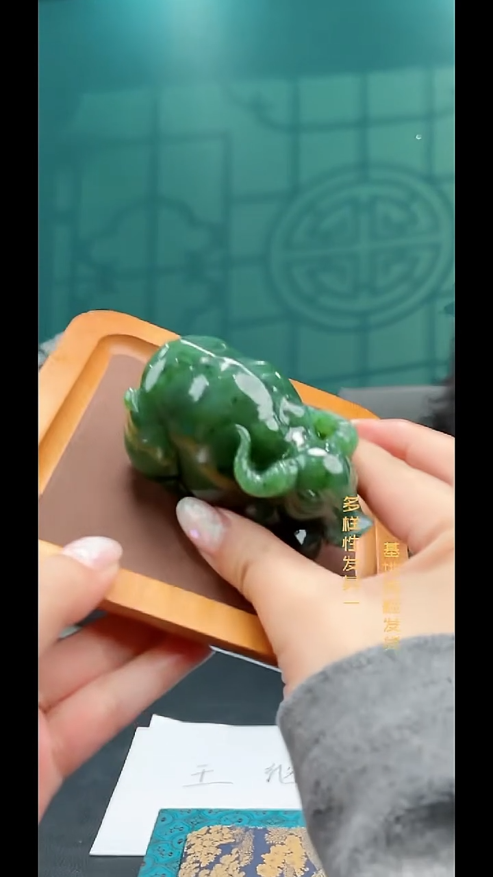 未镶嵌和田玉把件纯天然多样性发一