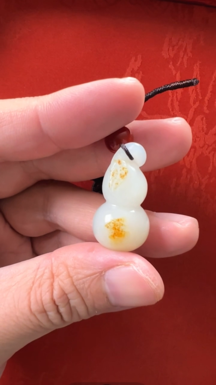 颈饰未镶嵌和田玉新疆白玉老熟葫芦