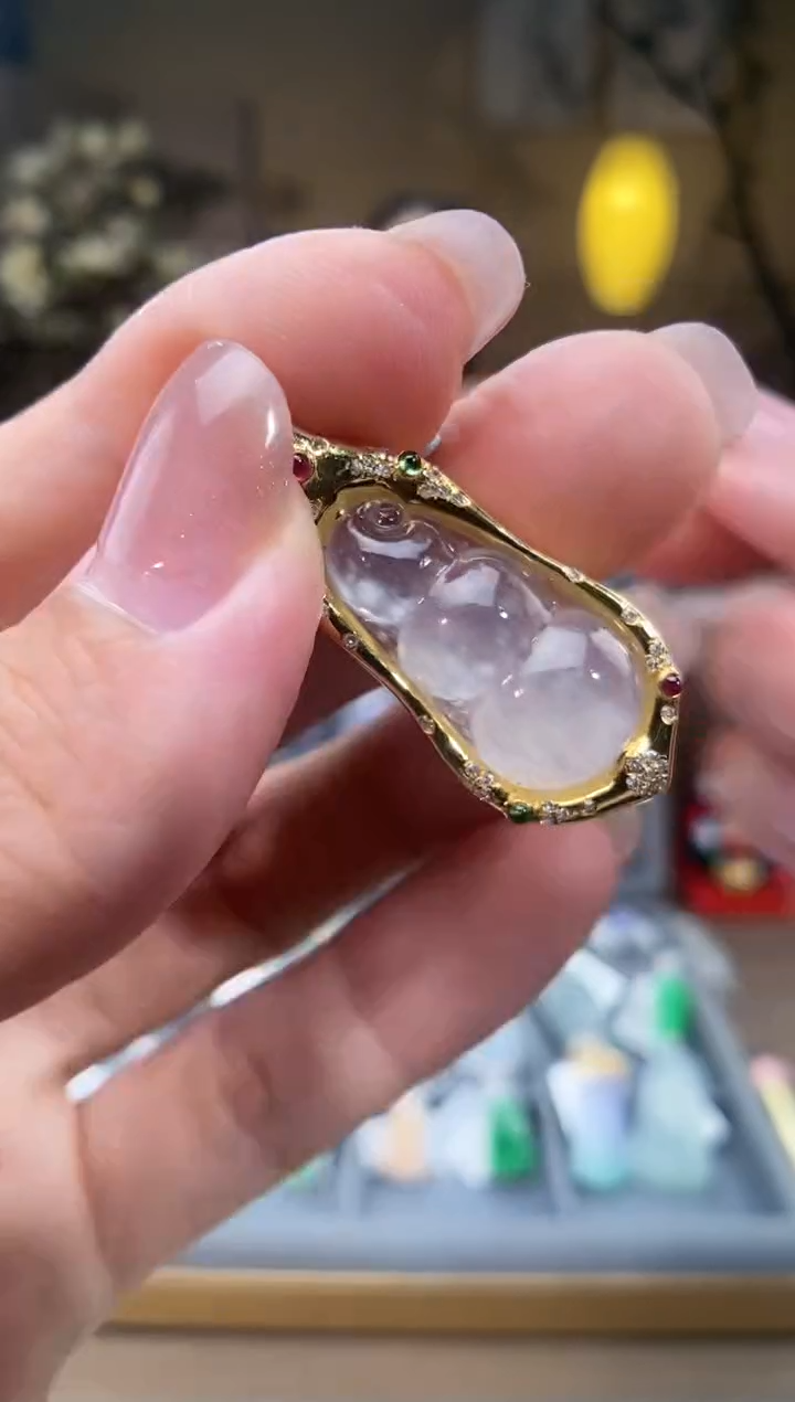 翡翠18K金镶嵌吊坠(不含链)豆子