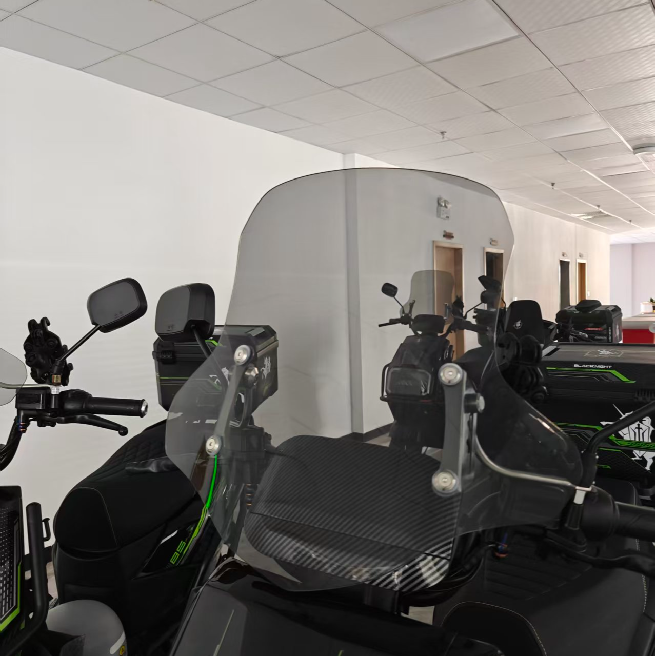 电动车挡风玻璃适用于特定编号车型