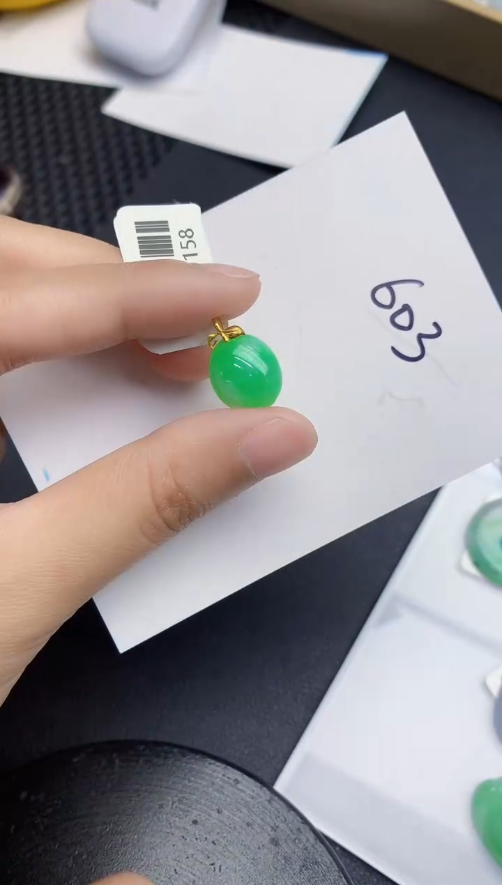 【闪购商品】翡翠颈饰18K金镶嵌000000000