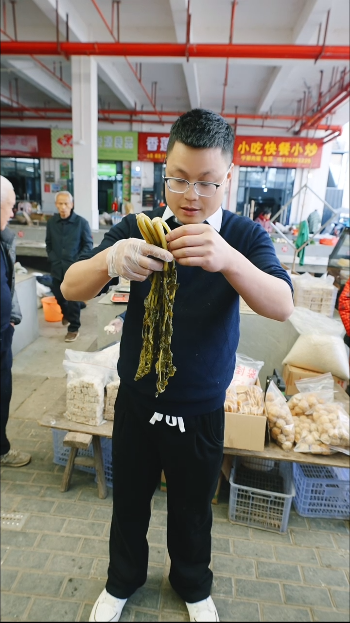 中国大陆代卖农家婆婆萝卜酸菜3斤