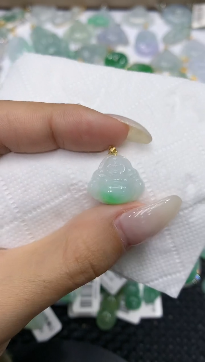 颈饰18K金镶嵌翡翠111111111111