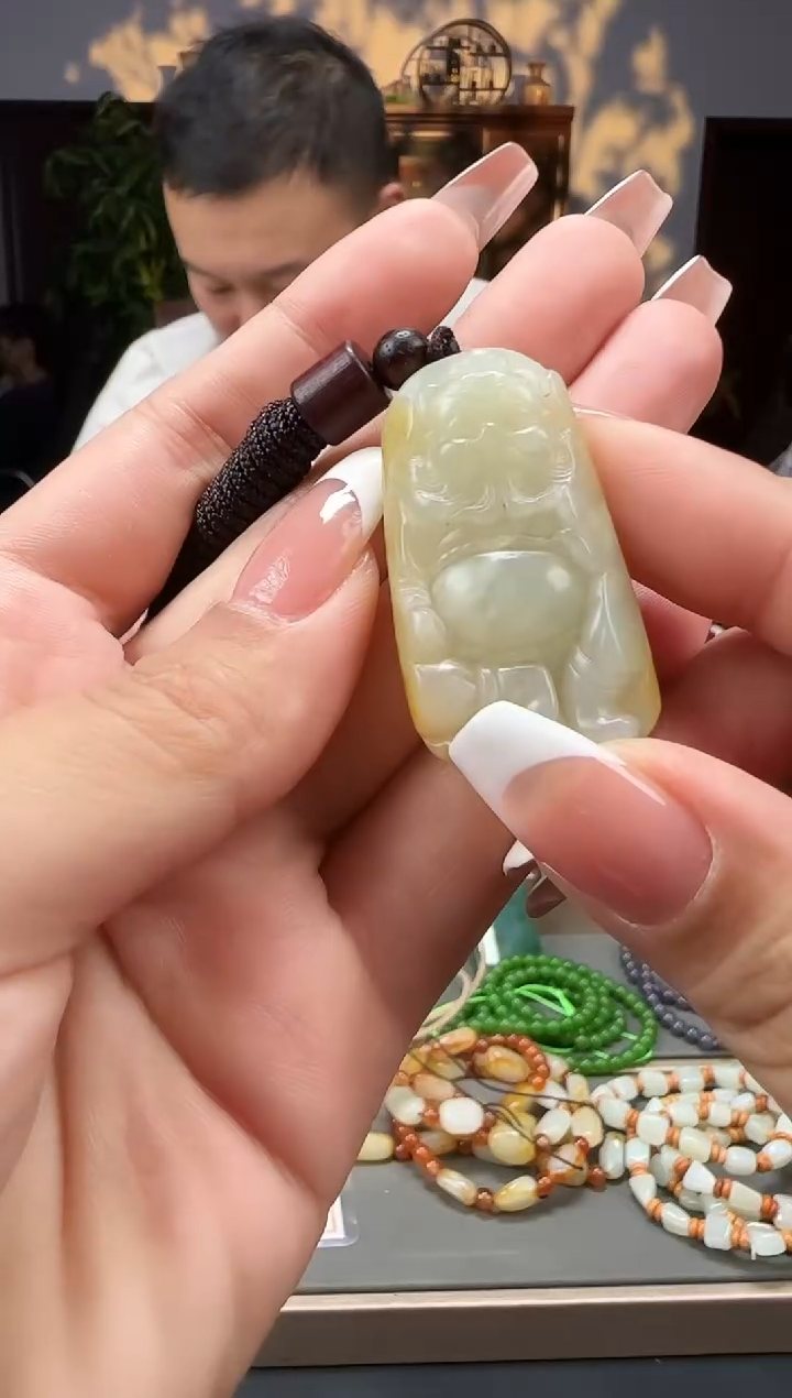 和田玉未镶嵌颈饰1