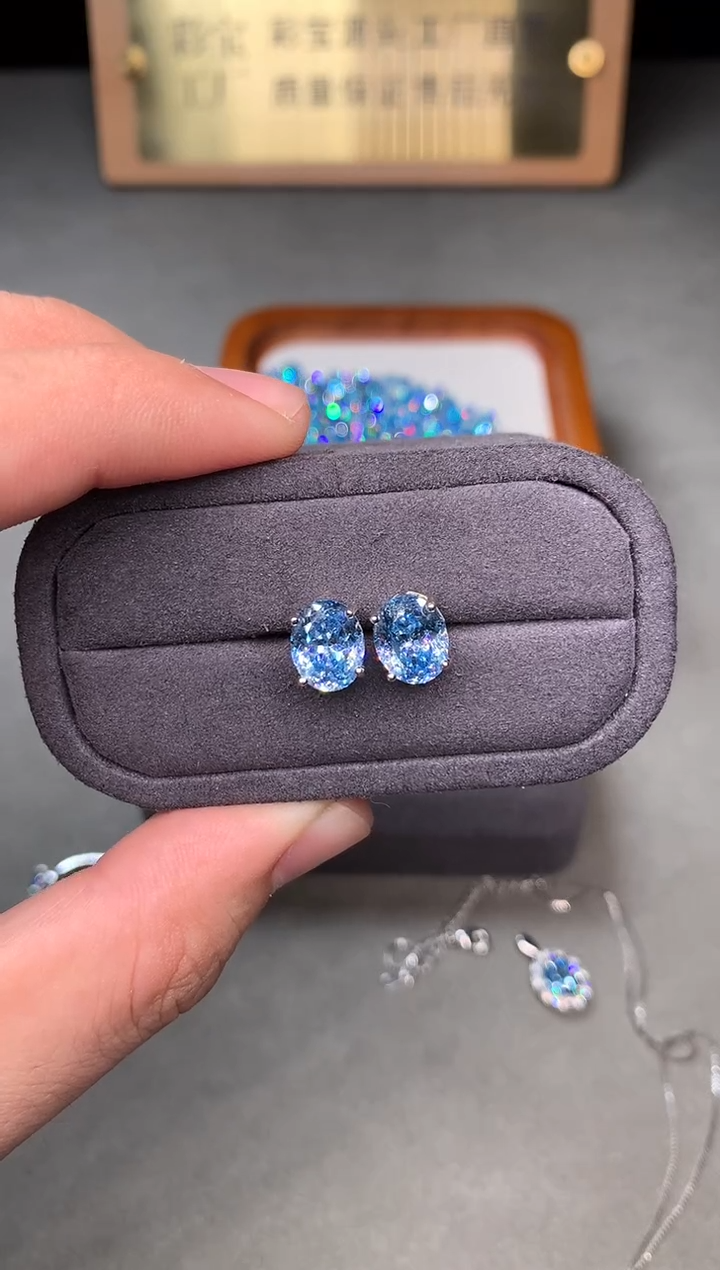 银S925镶嵌耳钉海蓝宝石2222