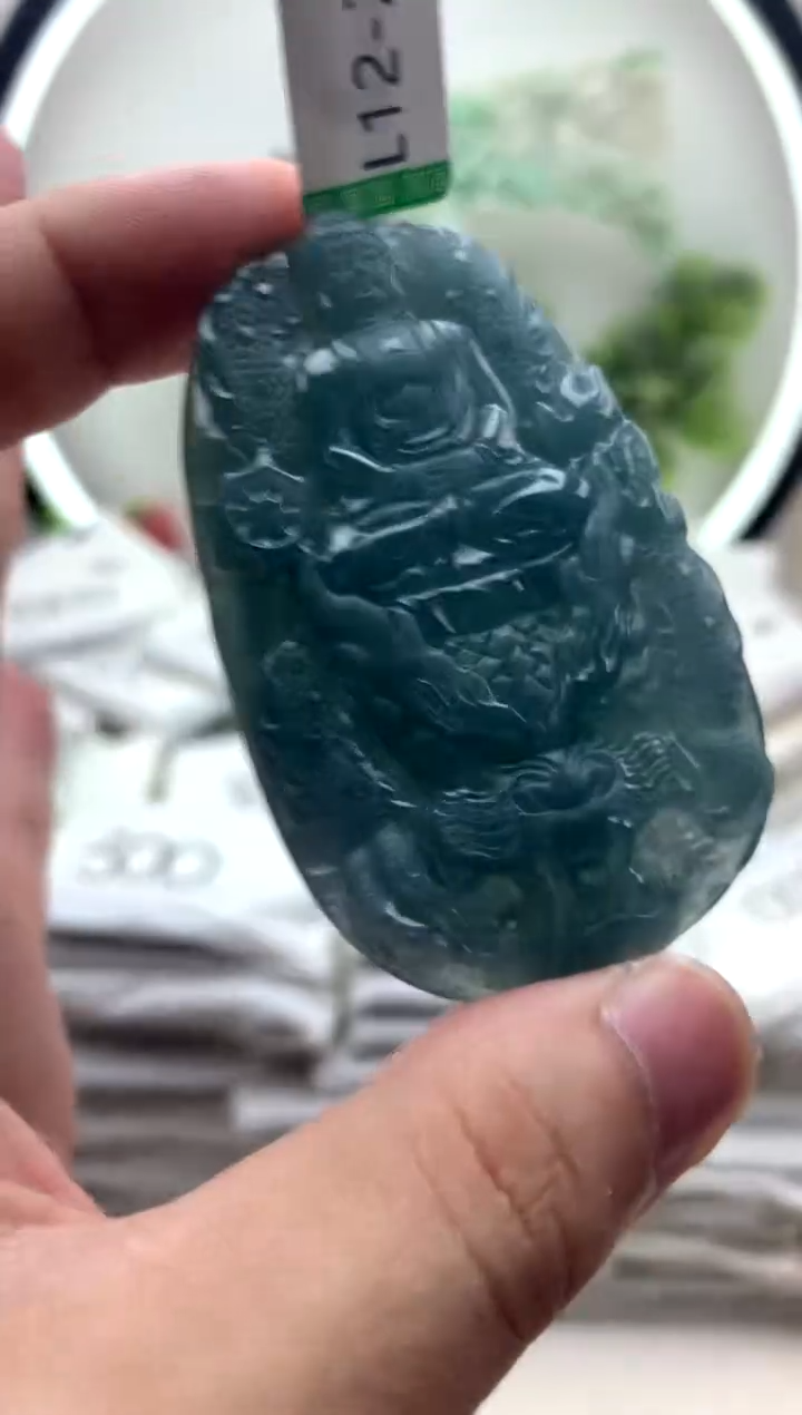 颈饰未镶嵌翡翠大日如来