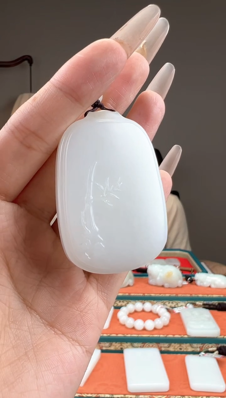 【闪购商品】和田玉颈饰未镶嵌1