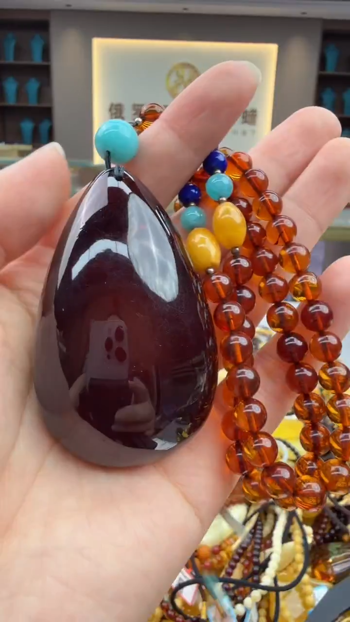 琥珀颈饰未镶嵌182秒拍号 假一罚三