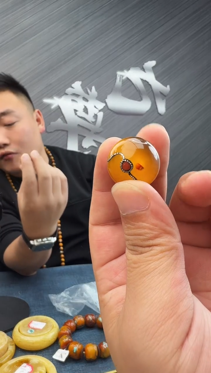 蜜蜡未镶嵌珠宝奇石假一罚十7，多样性发其一
