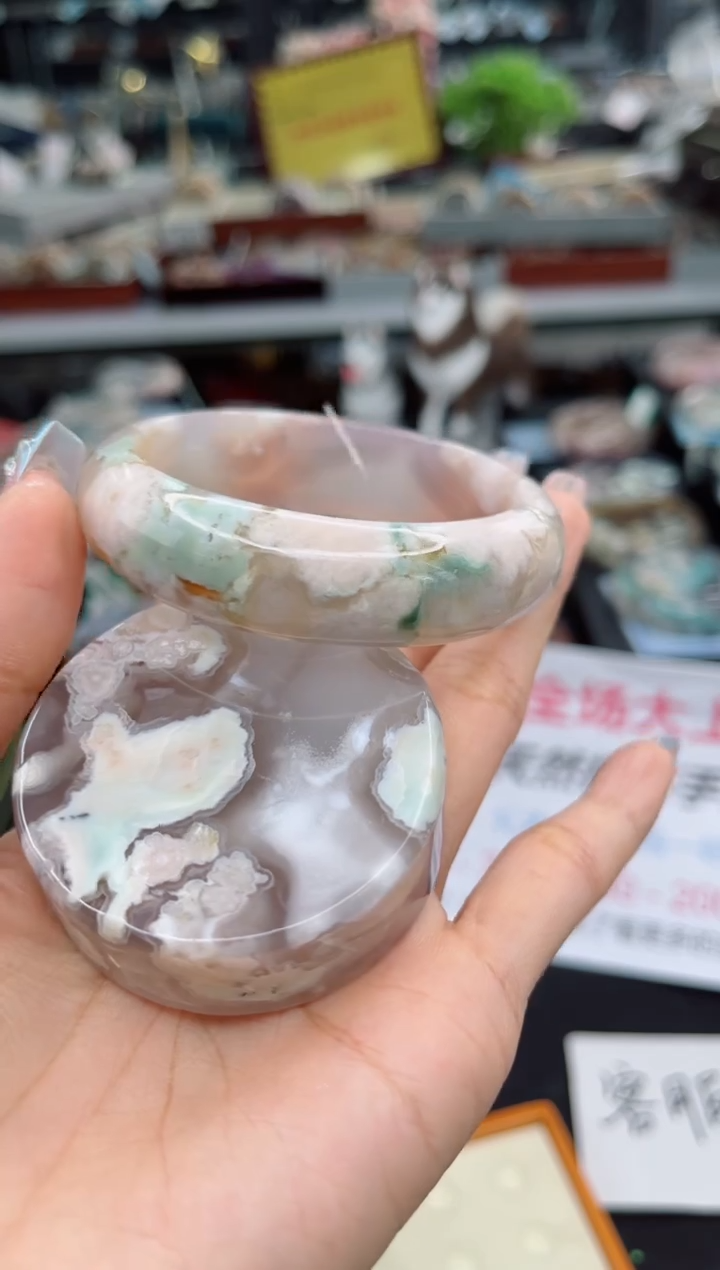 【闪购商品】石英质玉手镯未镶嵌57圈口（赠品镯心）S9004