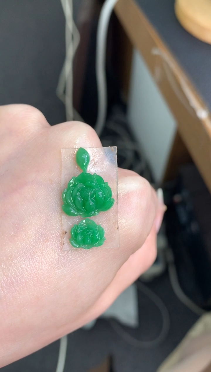 未镶嵌定制翡翠莲花