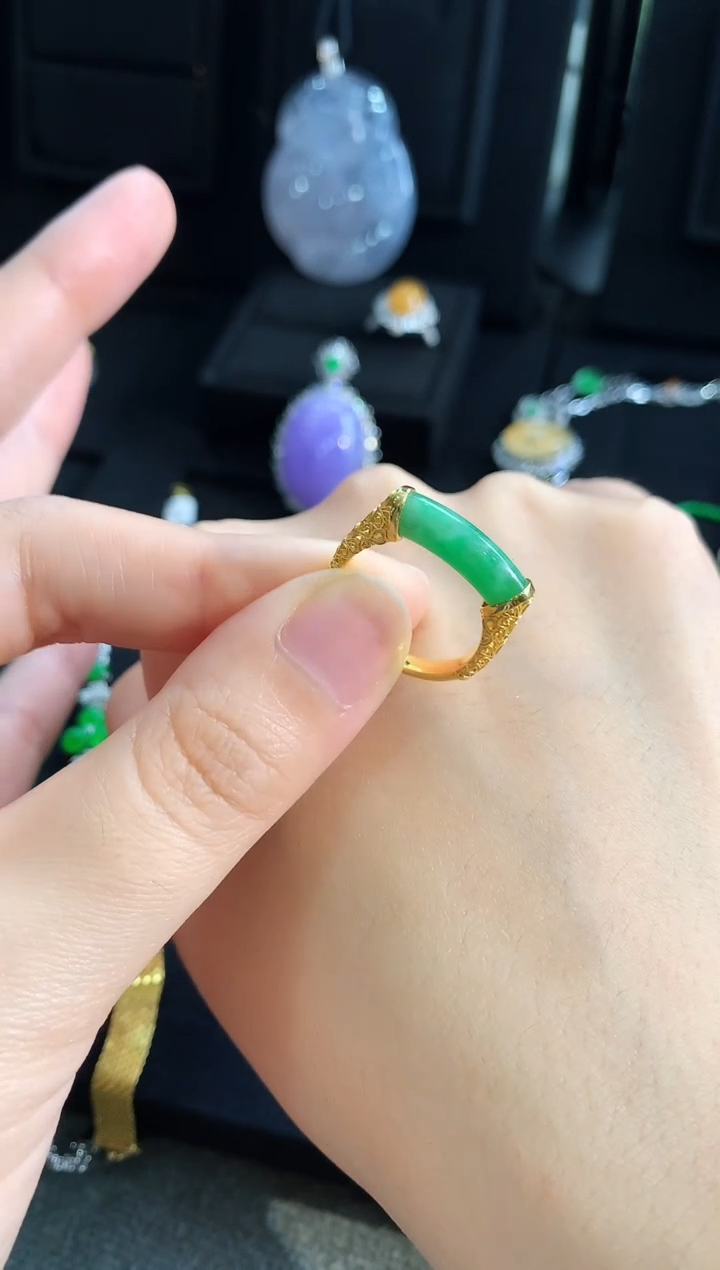 【闪购商品】翡翠戒指18K金镶嵌手饰