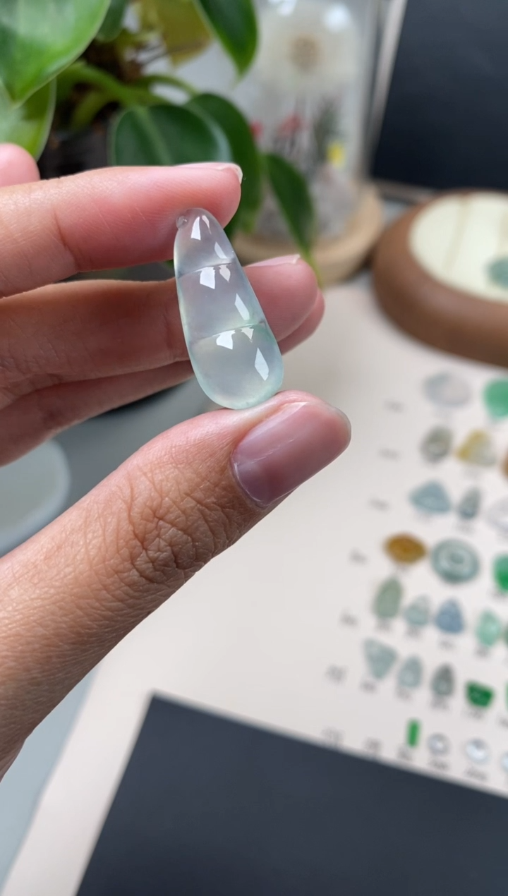 【闪购商品】翡翠颈饰未镶嵌翡翠冰晴福豆