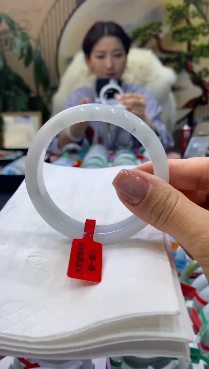 【闪购商品】翡翠手镯未镶嵌99901905