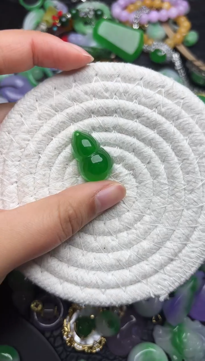 颈饰未镶嵌翡翠缅甸翡翠吊坠