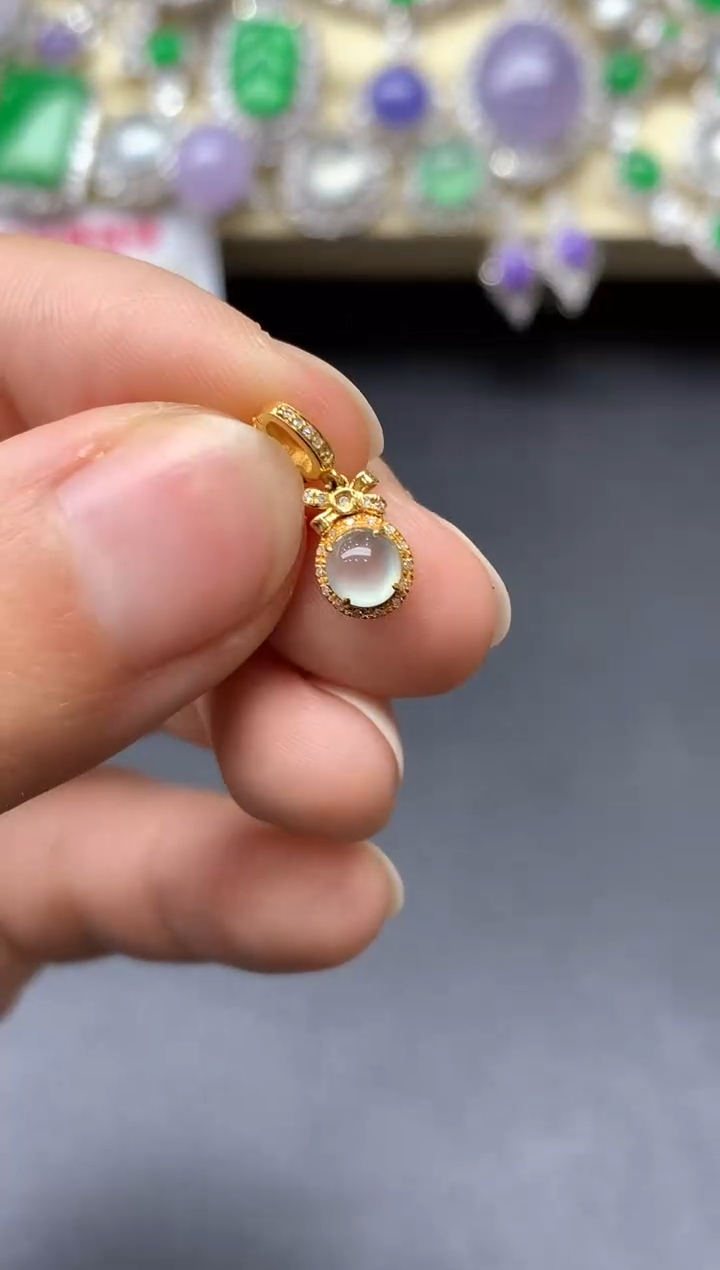 颈饰18K金镶嵌翡翠79-中国好珍宝