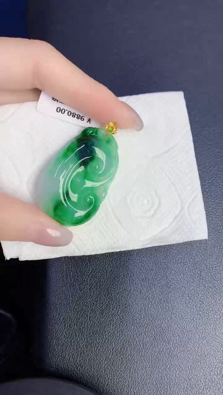 颈饰18K金镶嵌翡翠缅甸天然翡翠A货