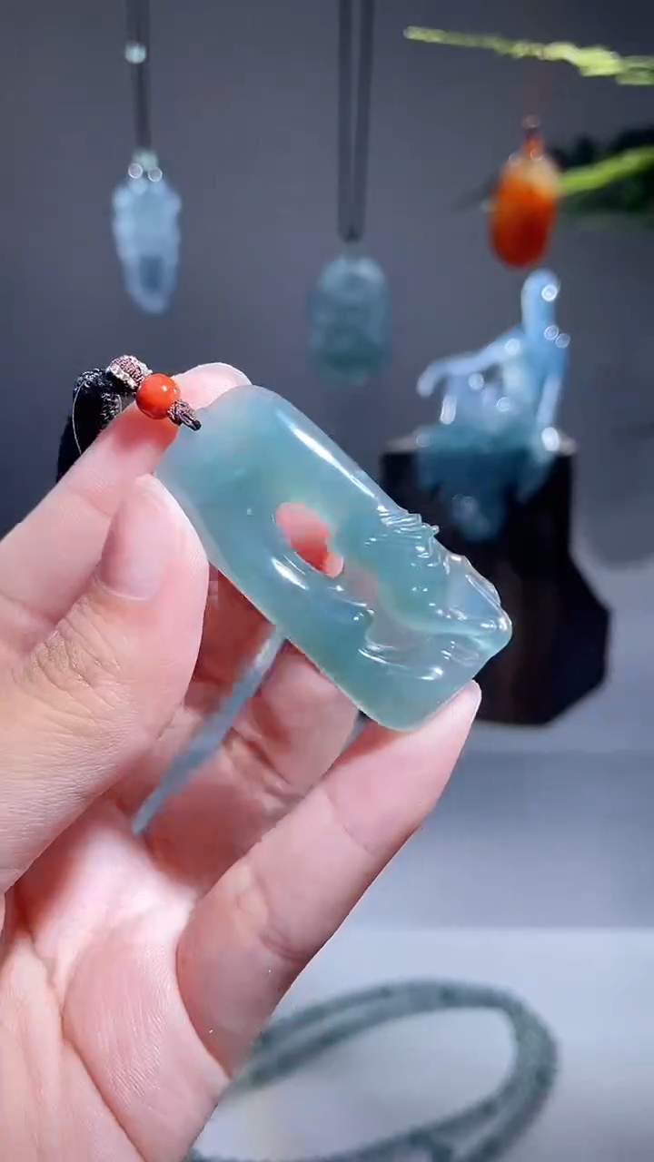 颈饰未镶嵌翡翠麒麟