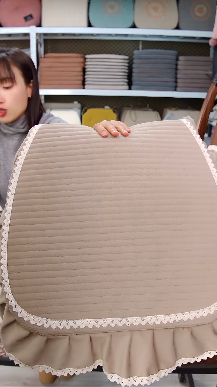 布细绒—横条：咖色4个