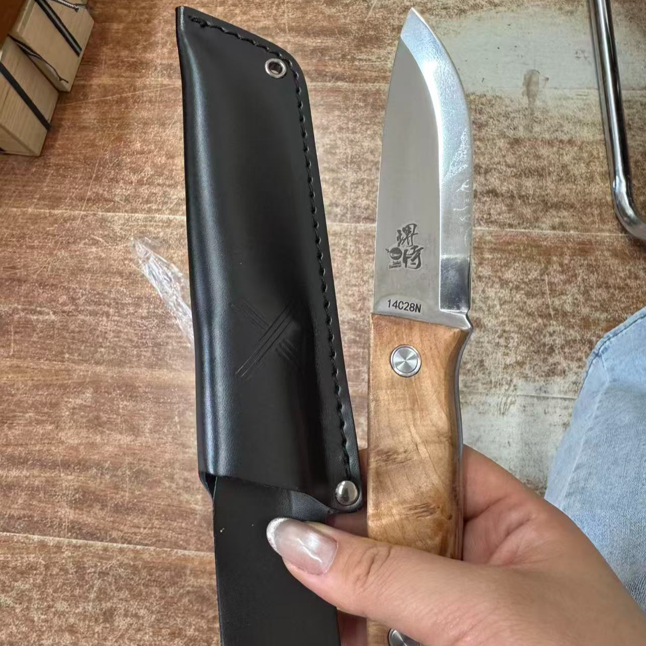 A户外登山野营用开路削砍树枝杂草用多功能工具刀黑色494